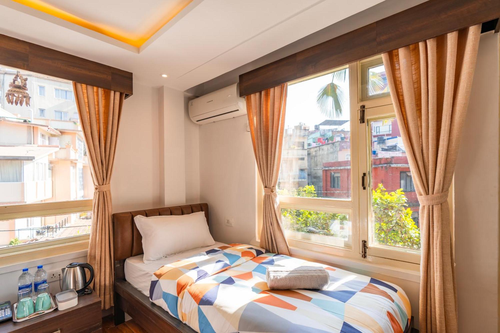 Flock Kathmandu Hostel ภายนอก รูปภาพ